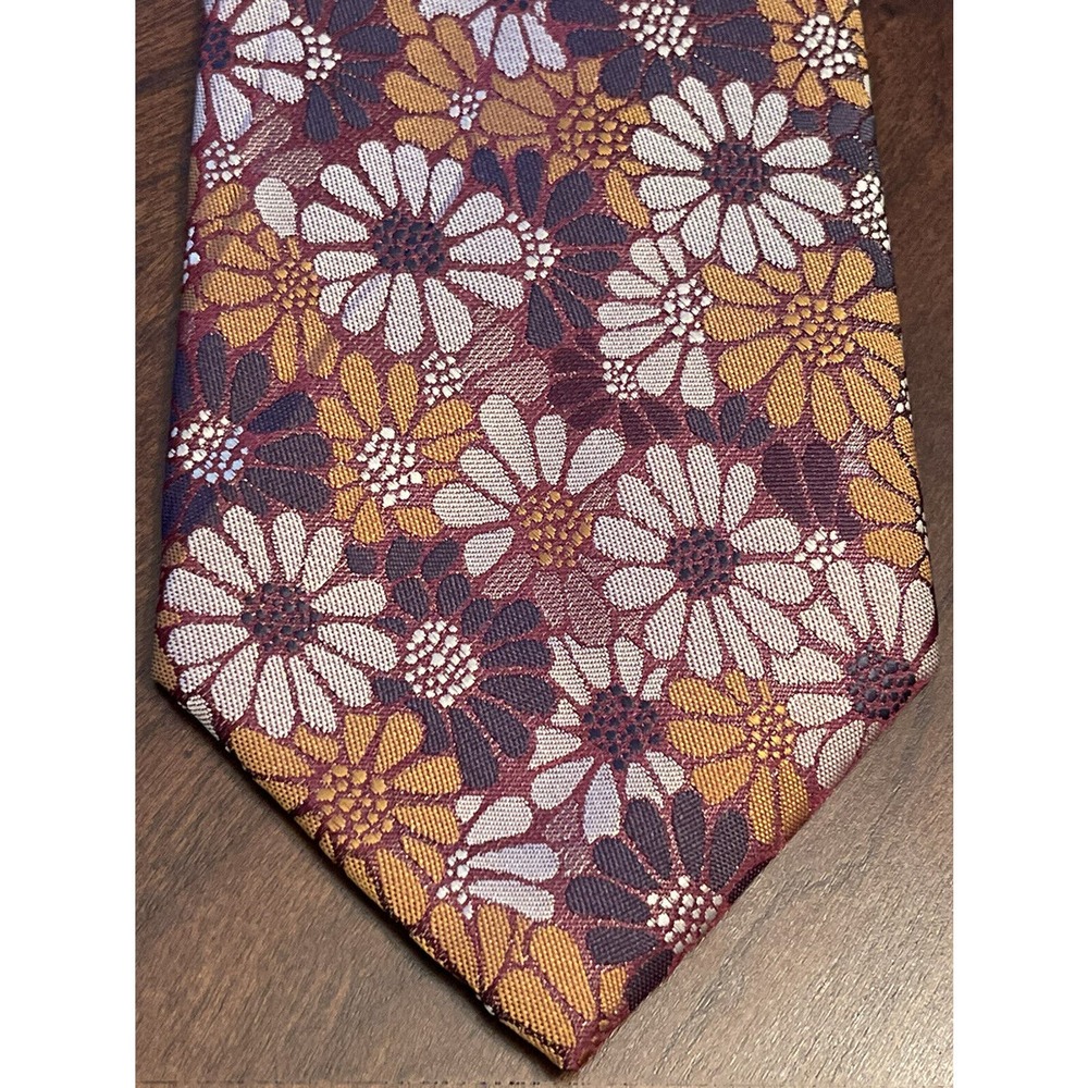 Mario Ferrari Hand Made 100% Polyester Hand Made Men’s Neck Tie Made In China